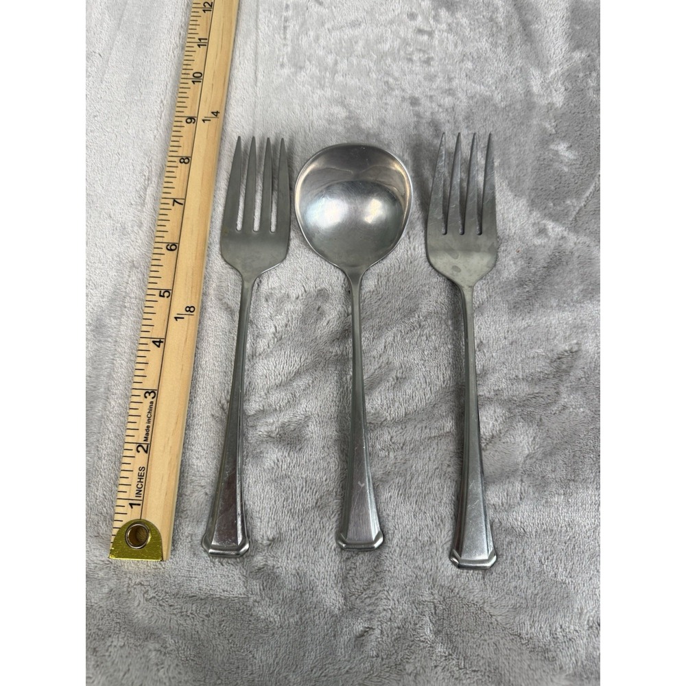 Oneida SSS Set of 3 Gravy Spoon And 2 Serving Forks